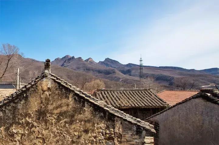 京西深山中的古村落苇子水村,京西无人居住的古村落