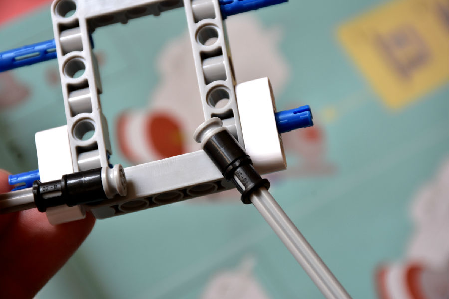 米兔积木履带机器人2000元以下的,米兔积木机器人app没有履带机甲了