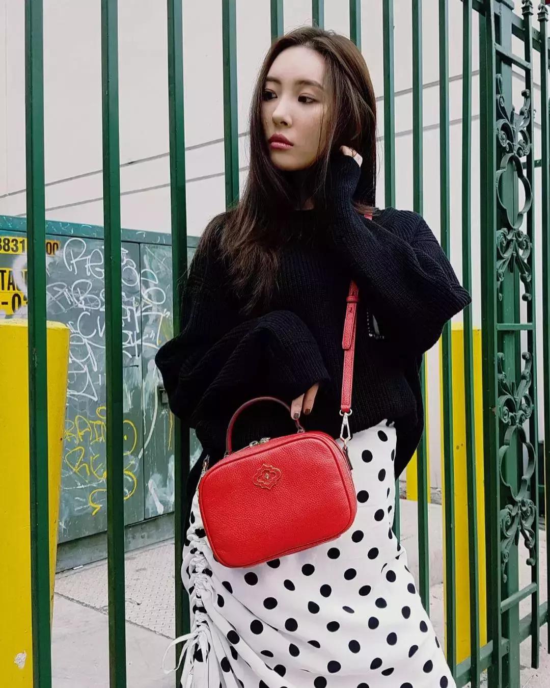 韩国明星穿大衣男,韩国明星都穿什么羽绒服