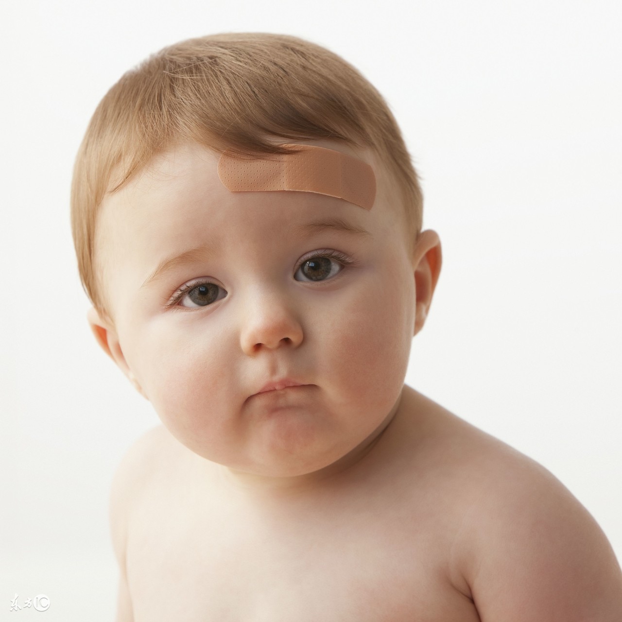 小孩被抓伤有凸起的疤要怎么处理,孩子被抓伤脸怎么办