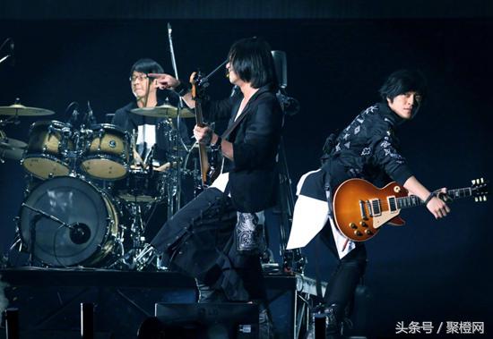 阿信五月天广州演唱会加唱,五月天上海演唱会17台2层5排