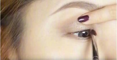 半包倒三角眼线,倒三角全包眼线