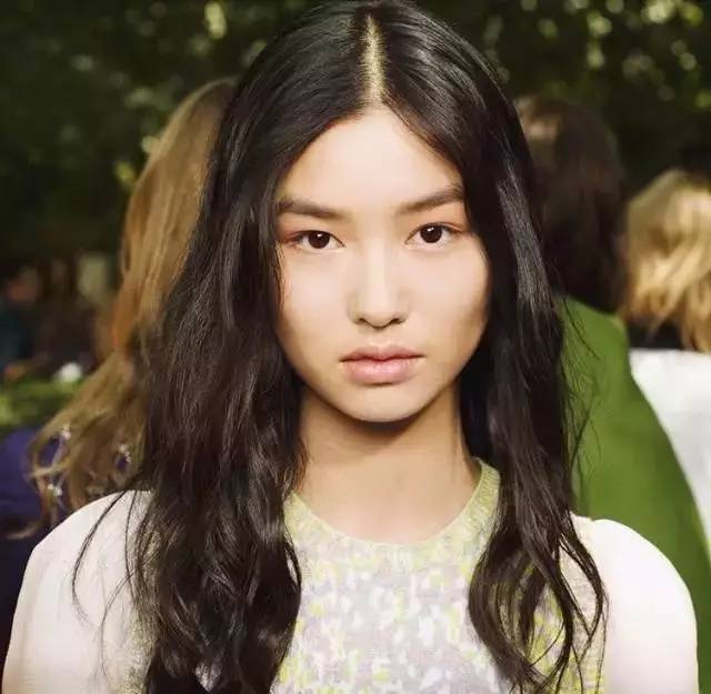 维密刘雯何穗高清图片,维密超模刘雯何穗