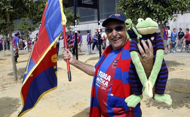 西甲蓝军是哪队,西甲球队有多少个