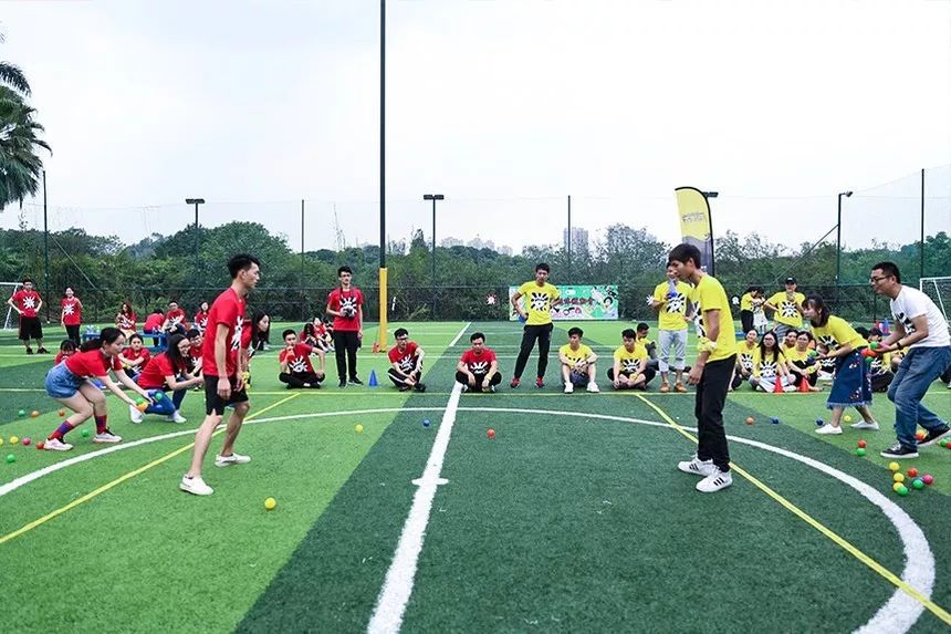 这运动会有毒！穿别人裤裆还很开心