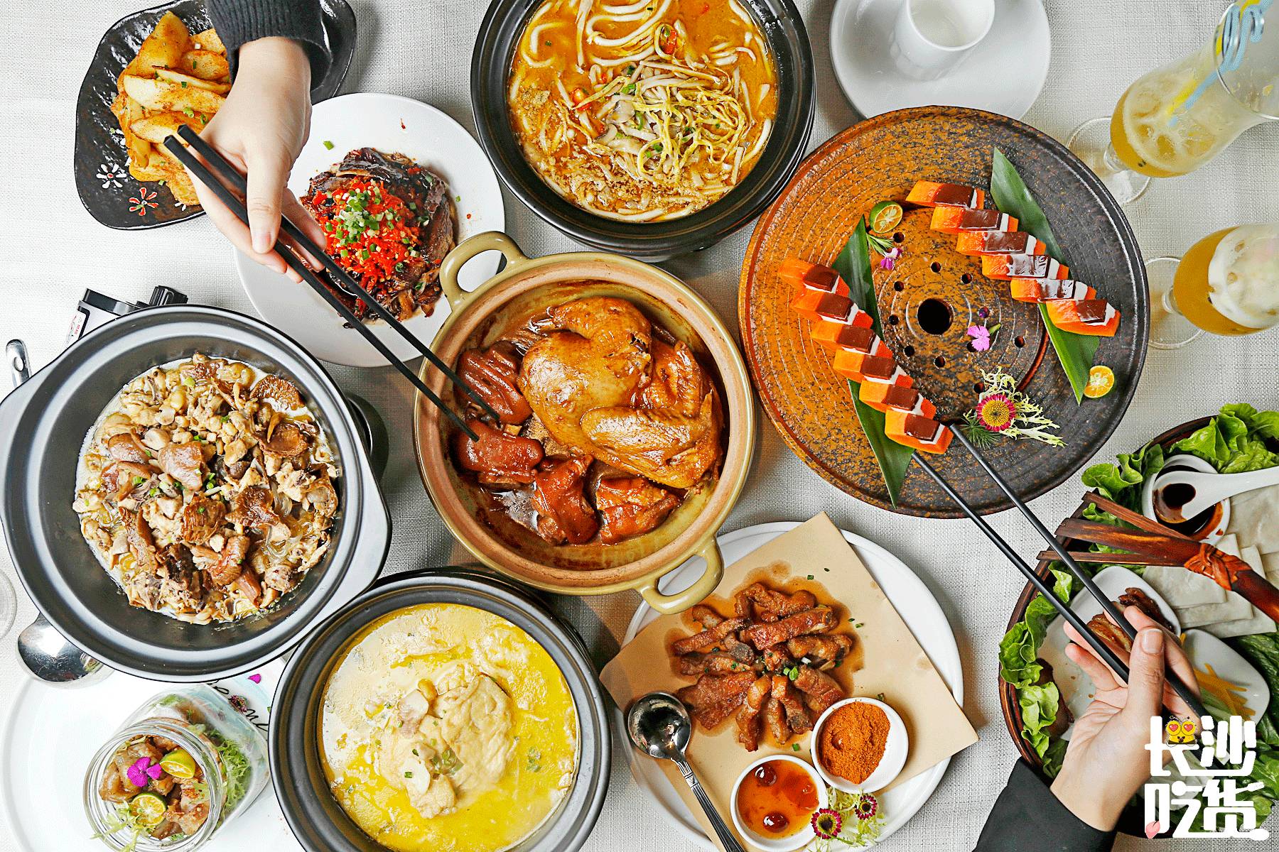 这家店竟凭借颜值和口味，竟然稳做湘菜界的精致女神十年！