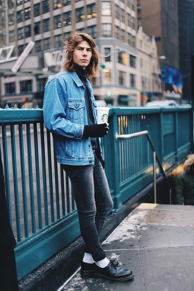 尽管山寨货很多，但谁都想买一双正宗的「Dr.Martens」