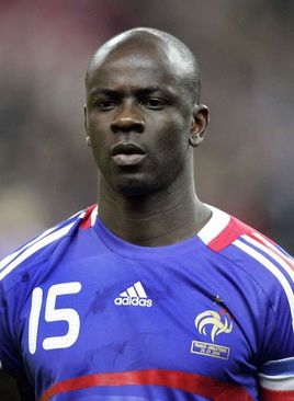 现今足坛十大右后卫,足坛史上十大右后卫排名