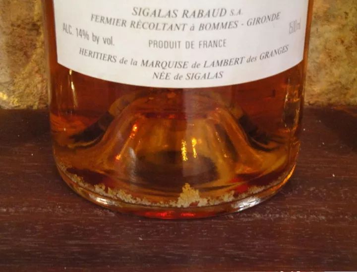 葡萄酒里面的沉淀物是什么,葡萄酒渣渣怎么处理