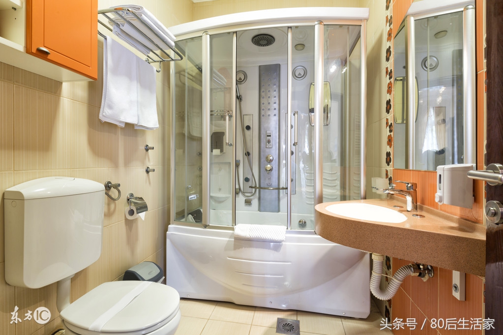 浴室整体淋浴房,淋浴房多功能设计