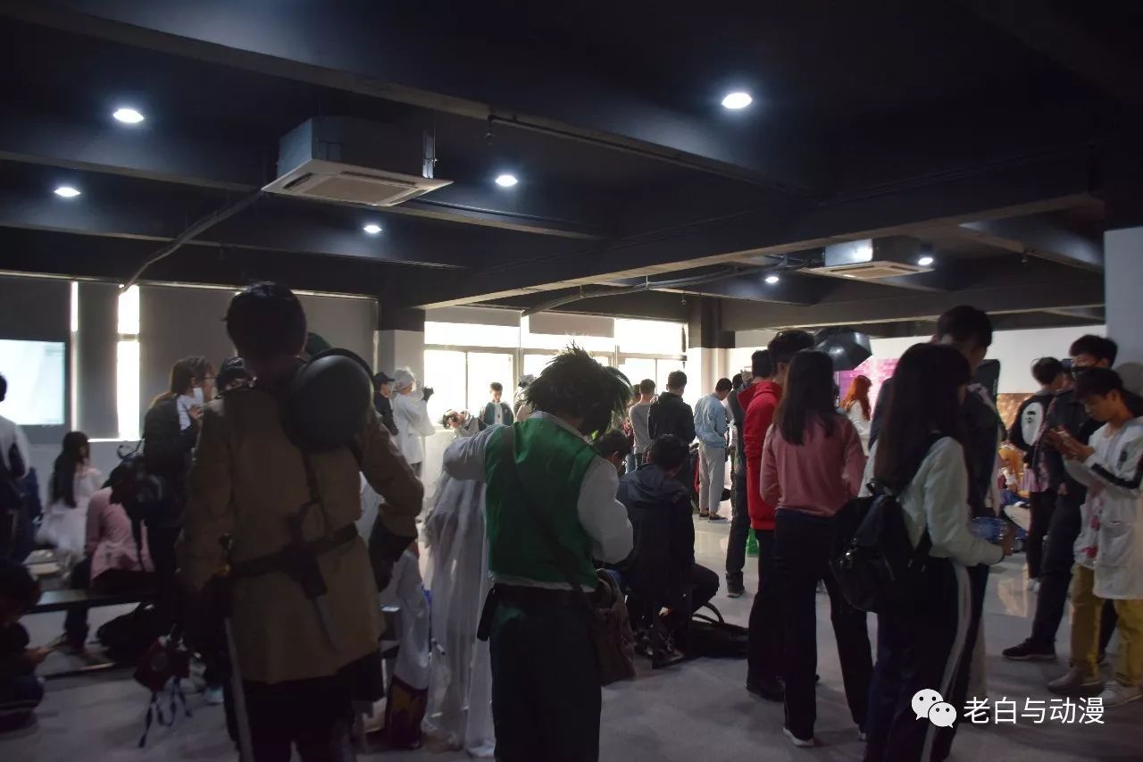 昨天去了一场小型的漫展,感觉又回到了2.5次元