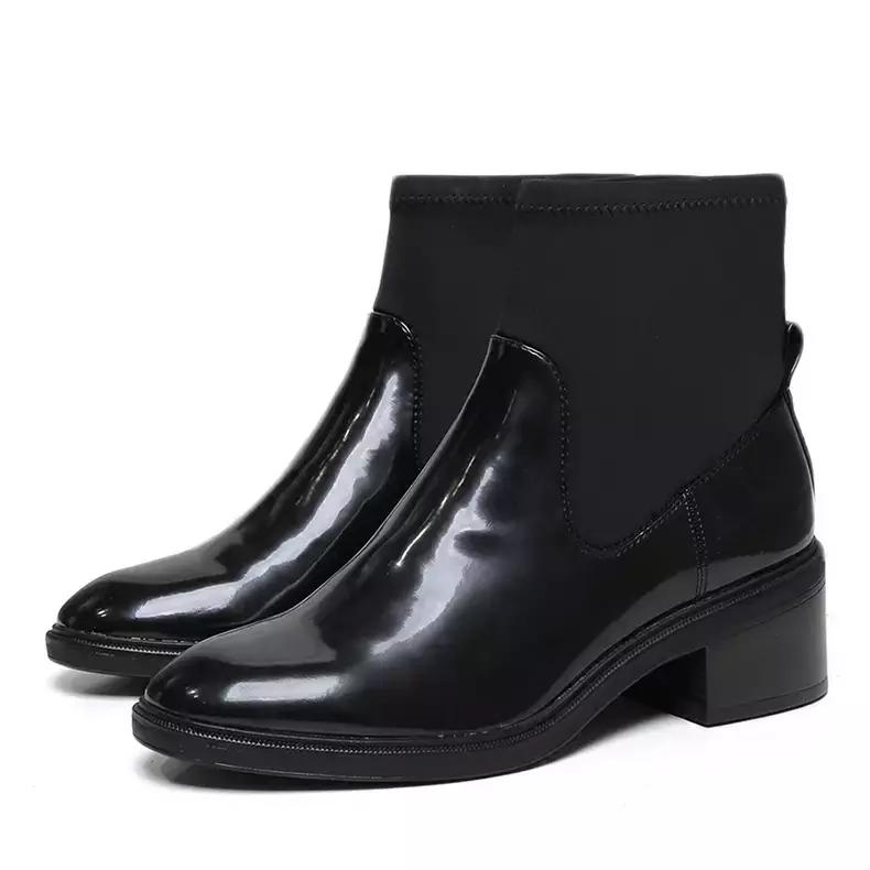 漆皮白色短靴子女2022爆款洋气,个性短靴时尚潮流