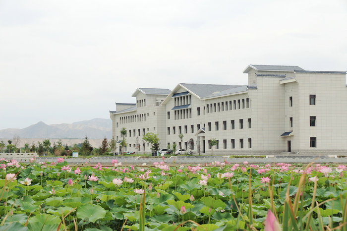 彰显新担当展现新作为迈上新台阶,白银市经济转型的亮点和优势