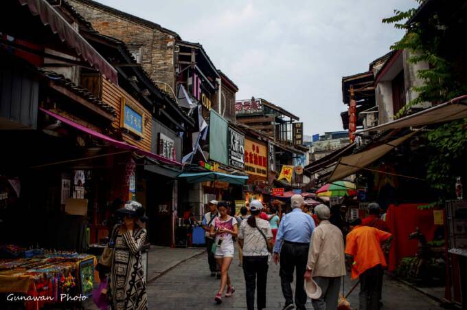 阳朔县的古街在哪里,阳朔历史视频