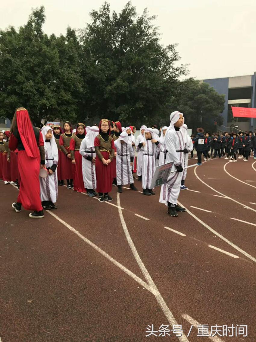 小学生运动会入场展示创意小火车,一年级行进式入场式创意表演