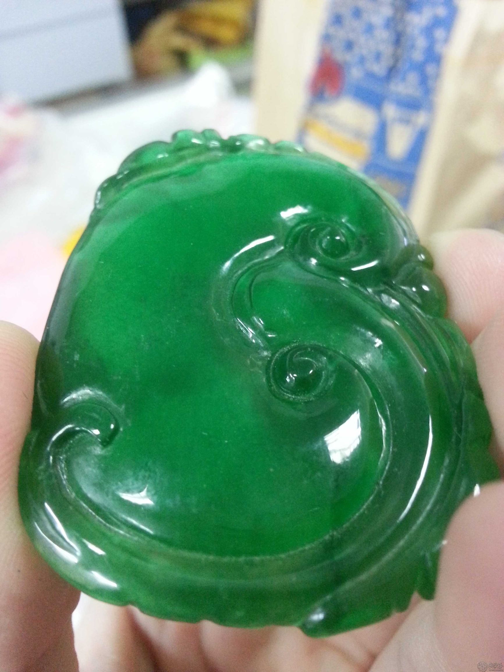 怎样判断珠宝玉石鉴定网站的真假 (如何判断网上的玉石珠宝的真假)