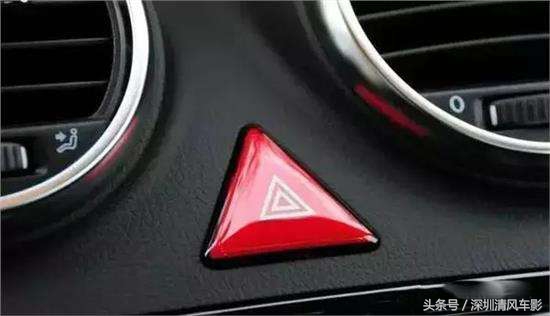 车门应急逃生方法,被困车里如何打开车门