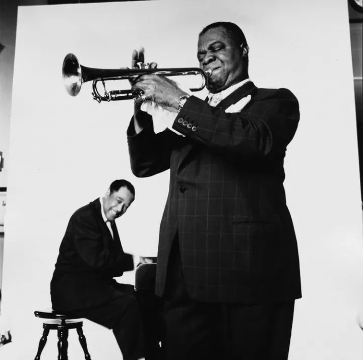 世界摄影大师经典作品欣赏,摄影100张世界摄影大师的黑白作品