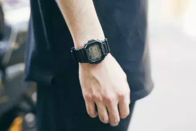 dw和百达翡丽哪个好,dw跟劳力士聊表