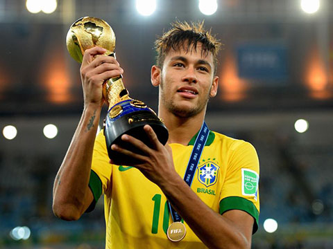 内马尔痛心时刻,内马尔梅西被球迷骂