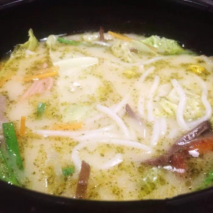 一口米线一口肉酱,一口米线一口醋