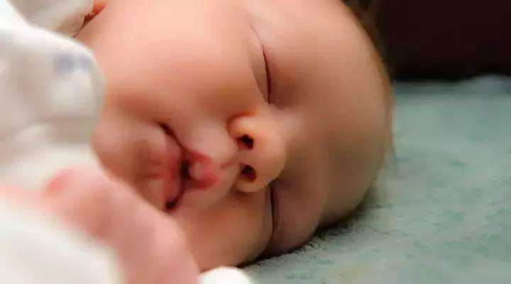 就问你，小儿惊厥可不可怕？危不危险？