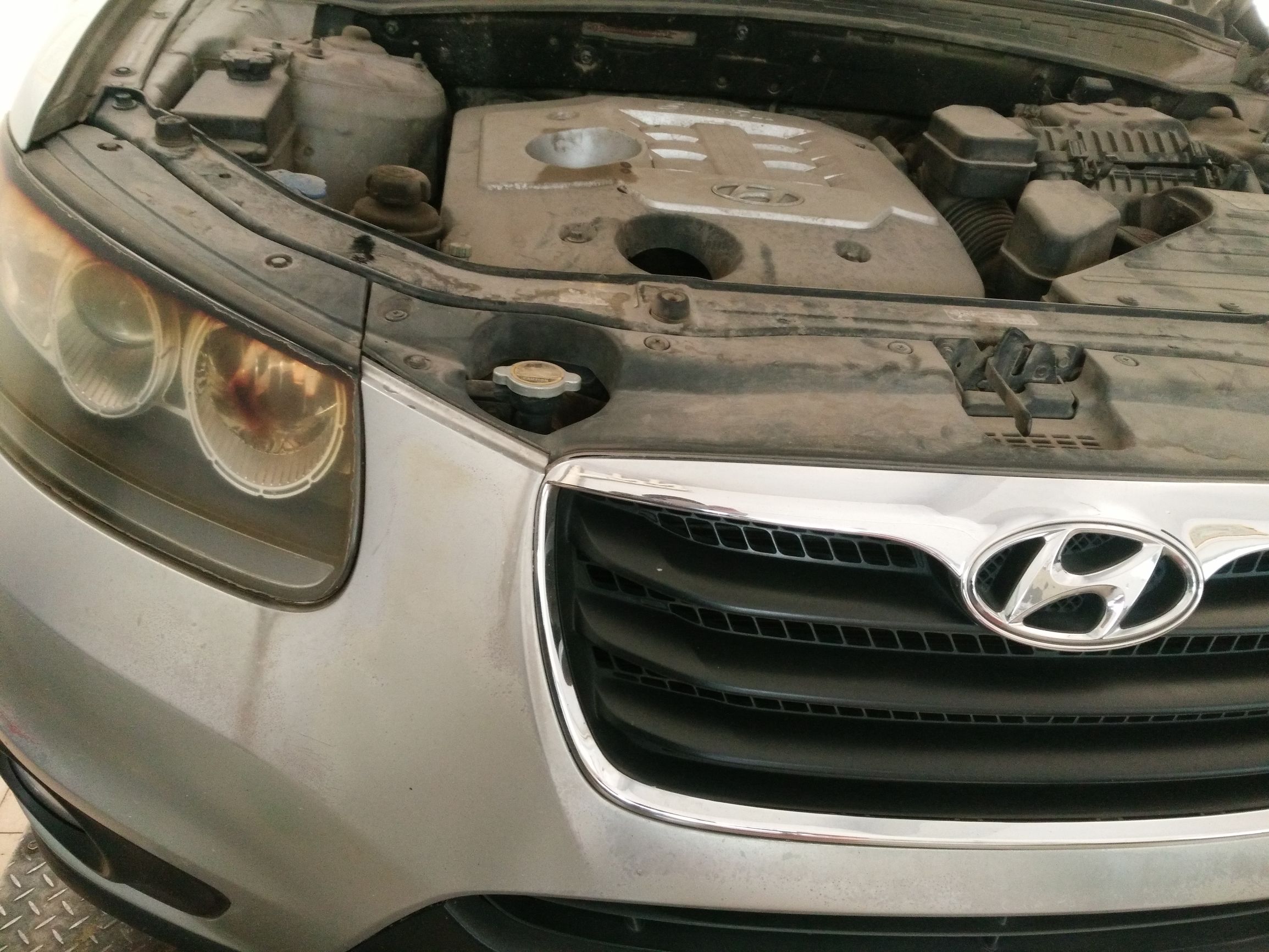 二手现代圣达菲和途胜哪个好,进口现代圣达菲2.7四驱多少钱11年