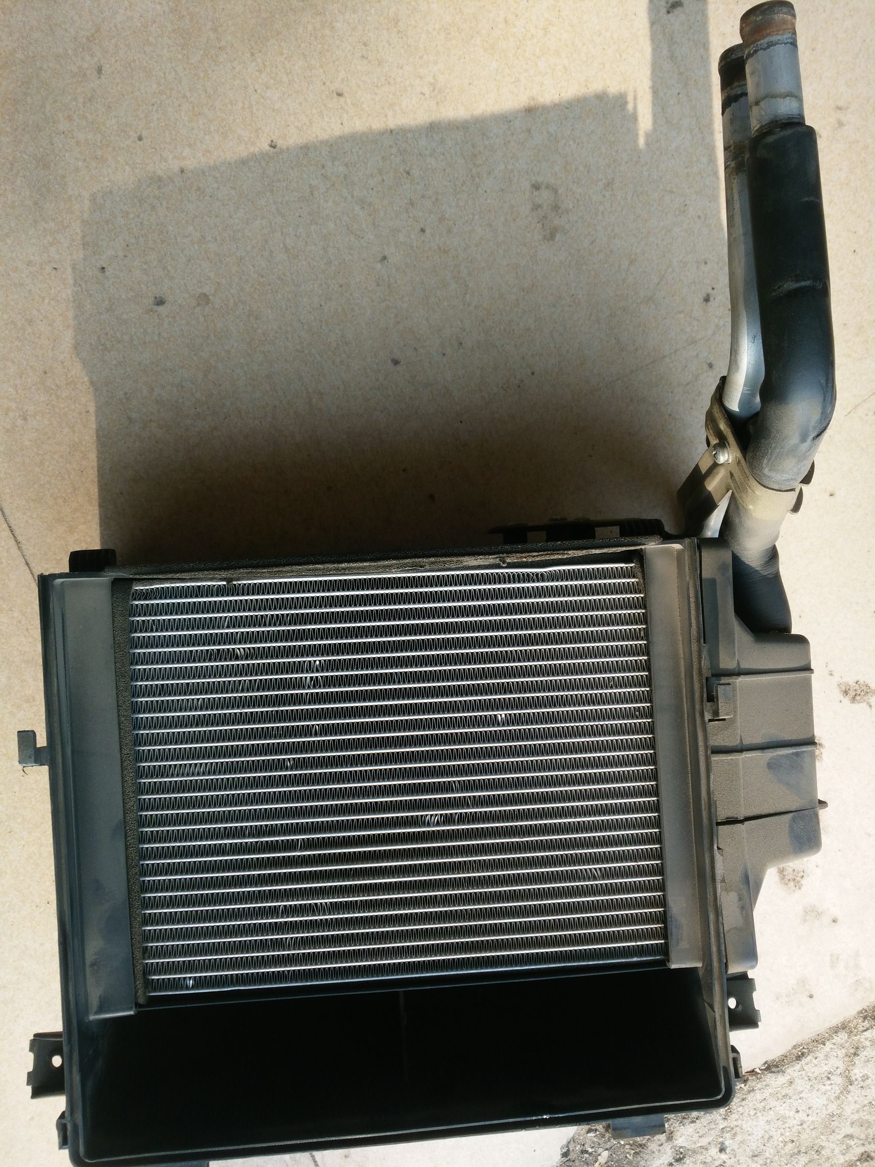 车暖风过一会变凉风怎么回事,汽车空调暖风吹一会就变凉了