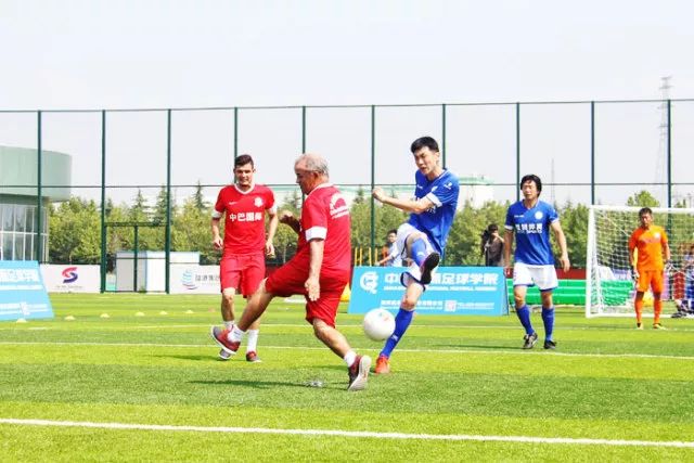 新疆孩子的足球梦,蒲城孩子的足球梦