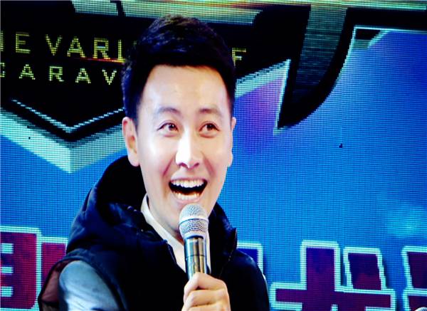 坑！翠霞游戏“陷黑洞”？帅！荧屏又见“四天王”！