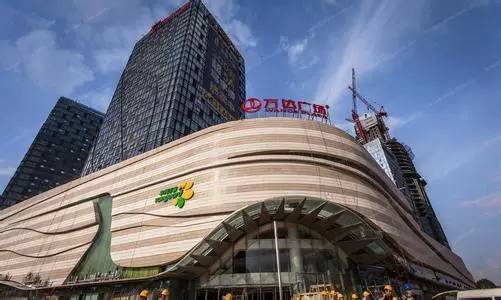 逛街购物的人少了,现在逛街的人越来越少了