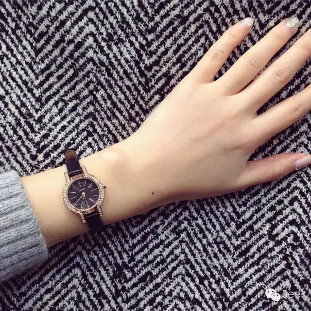 18万左右的名表,1500元左右的dw手表