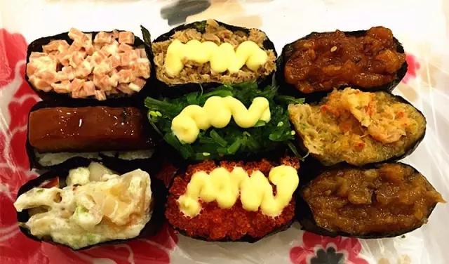 在包头这家小店能把饭吃出五颜六色,逛街饿了来一份瞬间满血复活