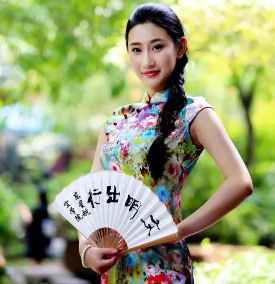 空姐旗袍亮相,虹桥机场空姐旗袍快闪