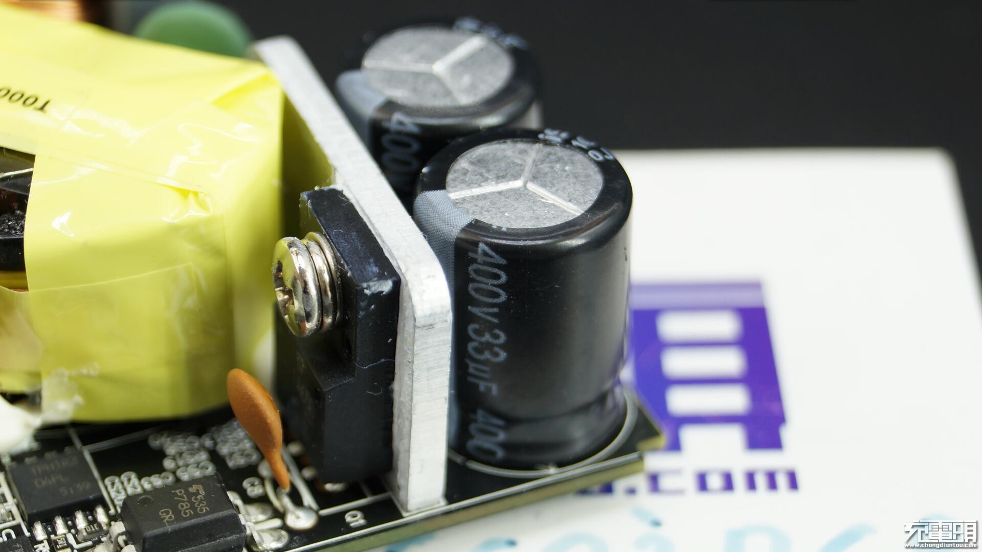 小米gan充电器65w拆解,小米65w双口充电器拆解