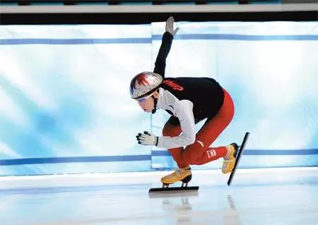 广州室内综合运动馆,下雨天的运动场馆