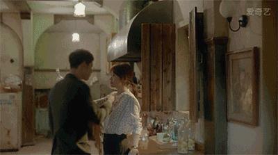 《太阳的后裔》大解析│宋仲基觉得宋慧乔的衣服多少钱？