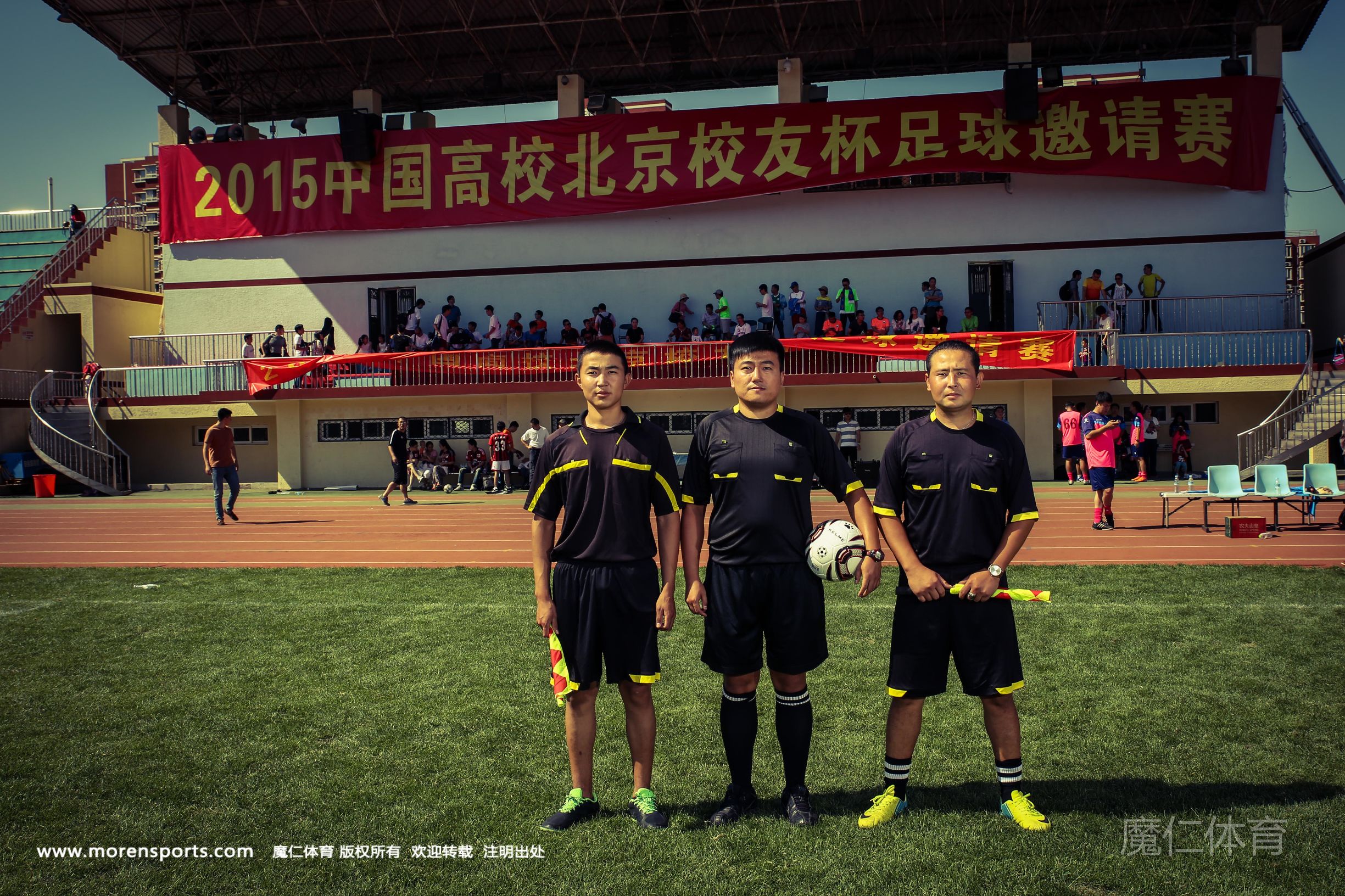 话题：对业余足球场上的裁判你想说什么，问什么？