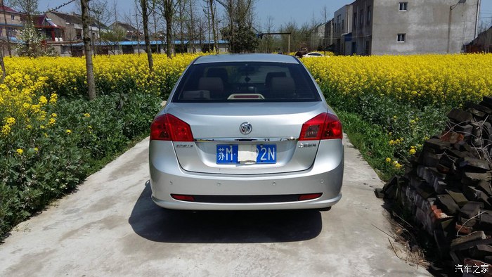 别克凯越6万多全新,10万公里的凯越还值得入手吗