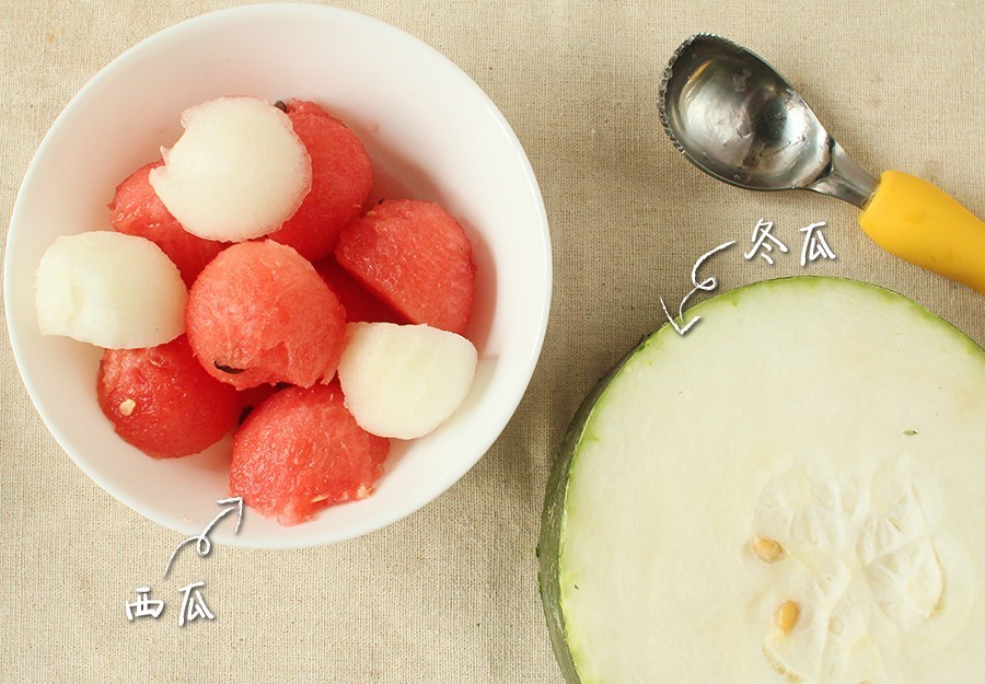 高校食堂灵魂料理大测评：西芹炒草莓，西瓜炖冬瓜