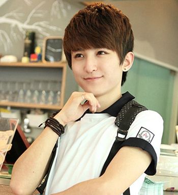 小鲜肉中长发发型,今年最流行的鲜肉发型