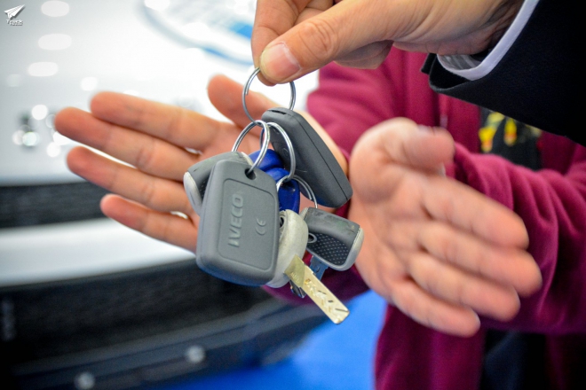 依维柯高顶卡车,依维柯2.7米货运版车能拉多少方货