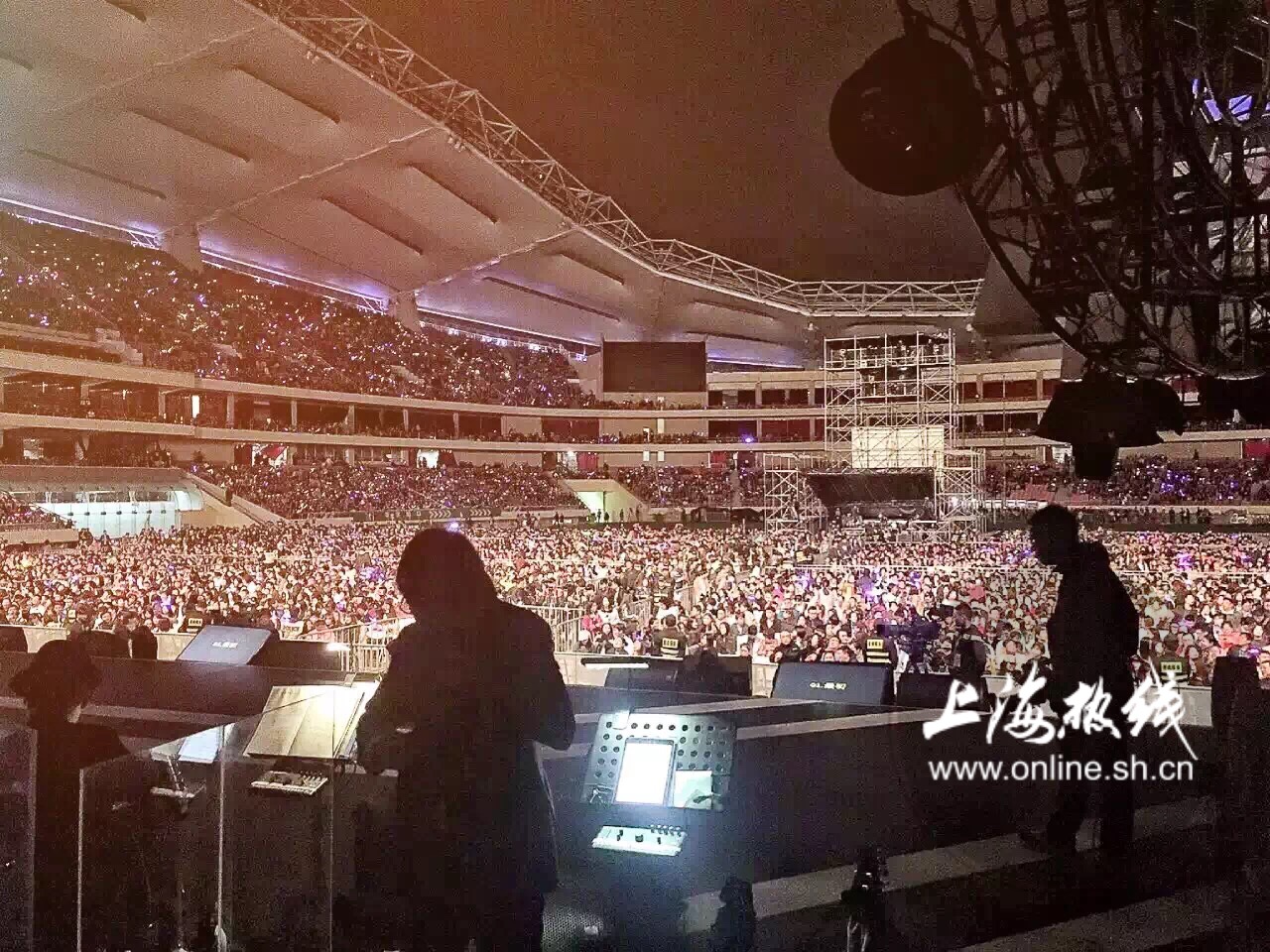 张信哲虹口足球场演唱会,张信哲太原开唱