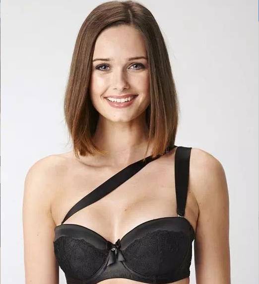 女明星是怎么化解尴尬的,女明星如何化解尴尬的场面