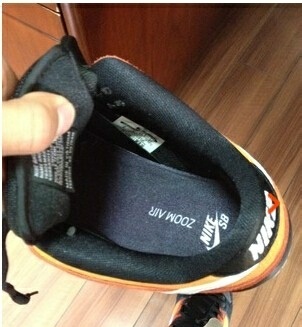 正版aj真假一眼能看出来吗,虎扑识货里面的东西是真的吗