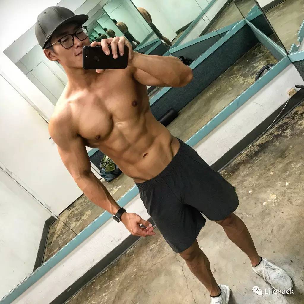 体验手臂膨胀的快感，这套三头轰炸动作必须get