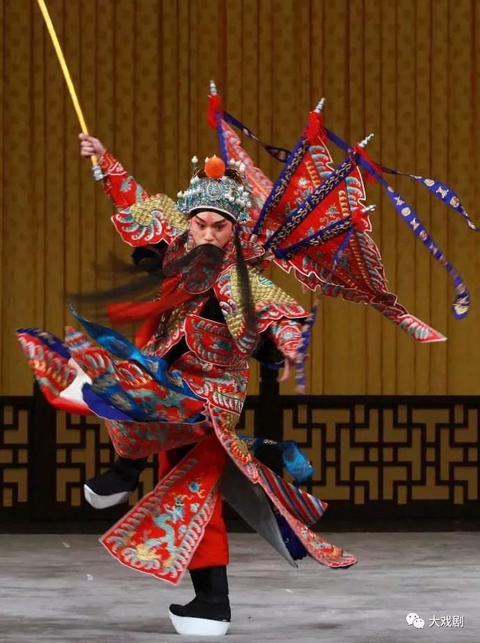 戏曲中妆容的特点大全,戏曲老生化妆用品