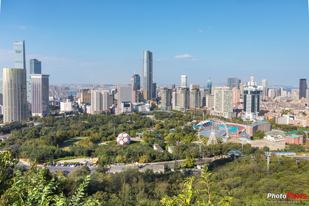 带上跑鞋去旅行,带着马去旅游的车