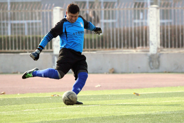 *安泰**市足球业余联赛：立丰技能不敌迎金门业