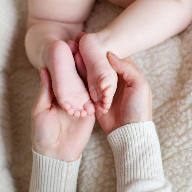 宝宝脚有点大是什么原因,宝宝脚一个大一个小怎么回事